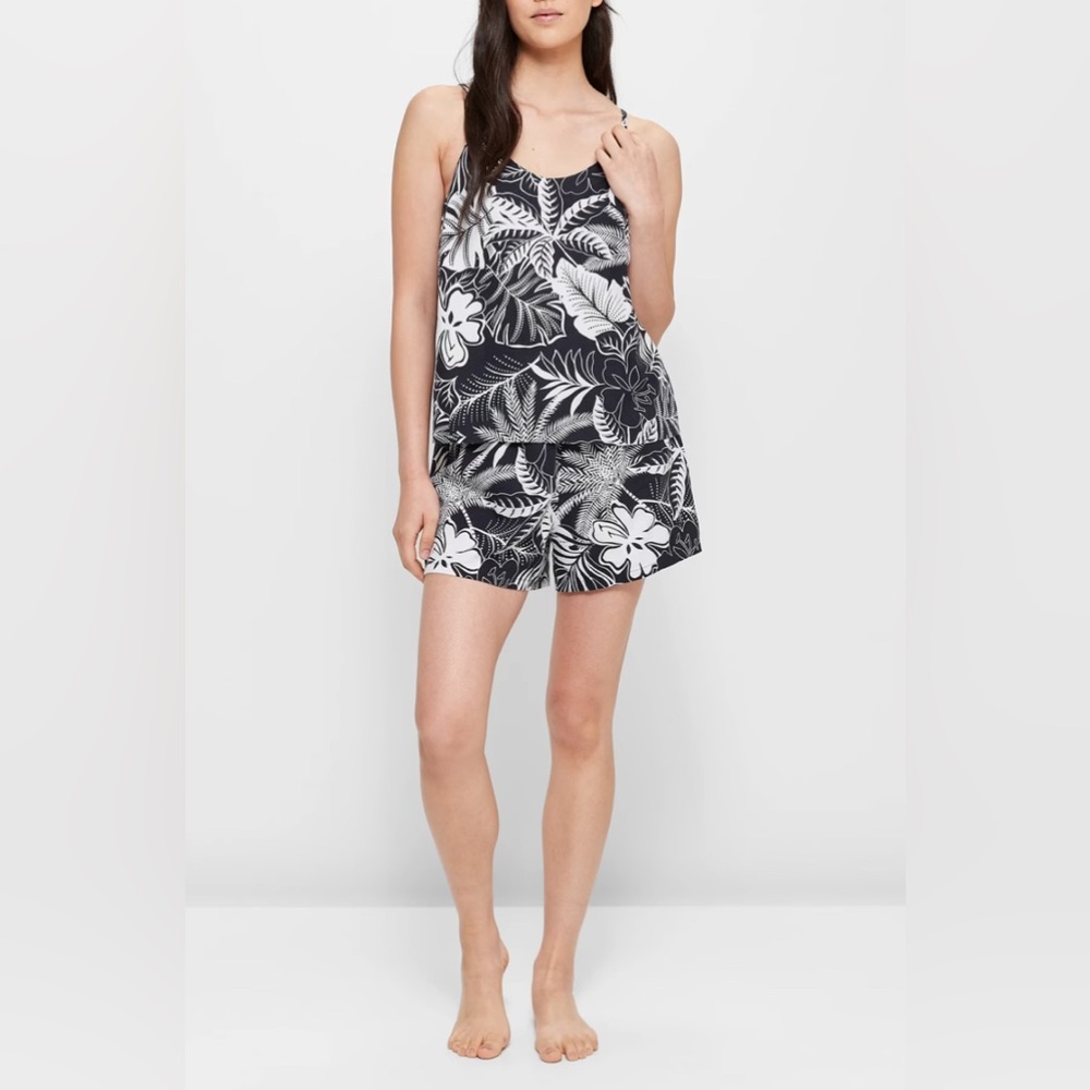 Guilty Tropical Floral Romper Size M Black White Vacation Resort Summer Playsuit
